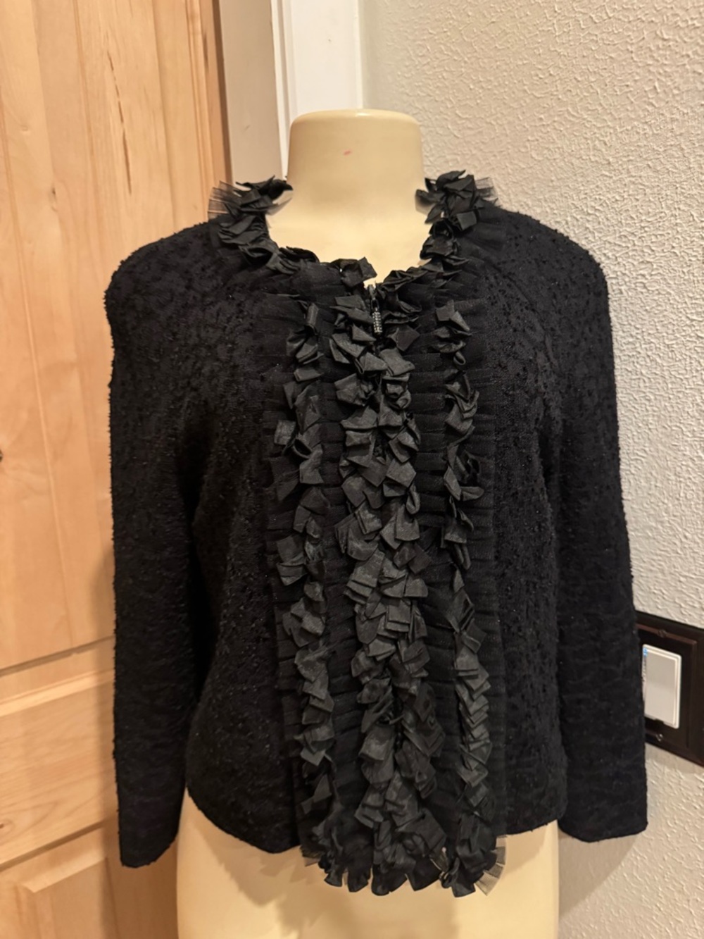 St. John Couture Black Ruffle-Trim zip front jacket blazer Sz 8